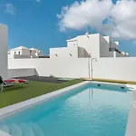 Luxury Lanzarote فيلة